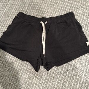 Vuori small charcoal short